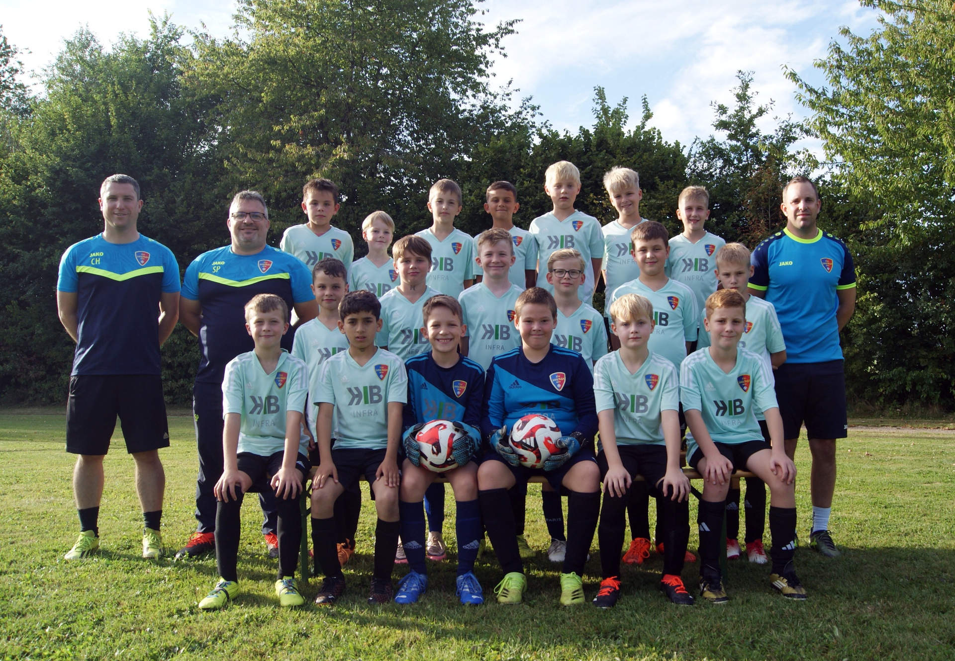 FSG Saxonia E1-Jugend Mannschaft 2025-2026 FSG Saxonia E1-Jugend Mannschaft 2025-2026 auf dem Fußballplatz